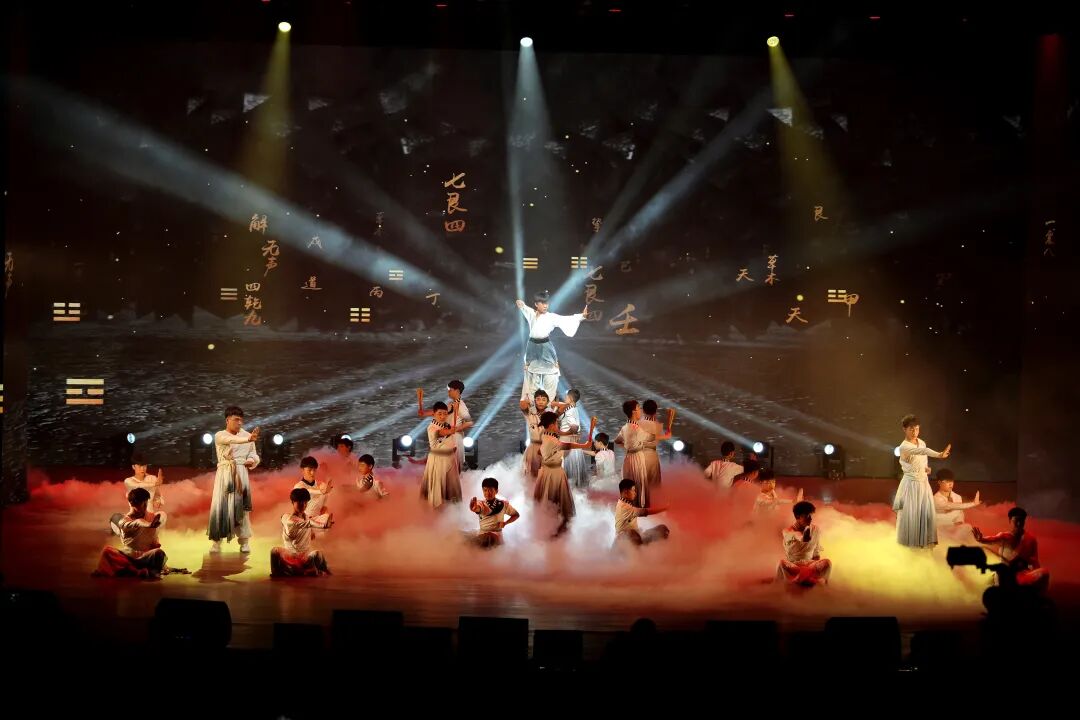 ""/ 图片